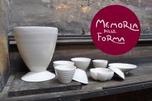 Memoria della forma, cotti in terraglia bianca invetriata